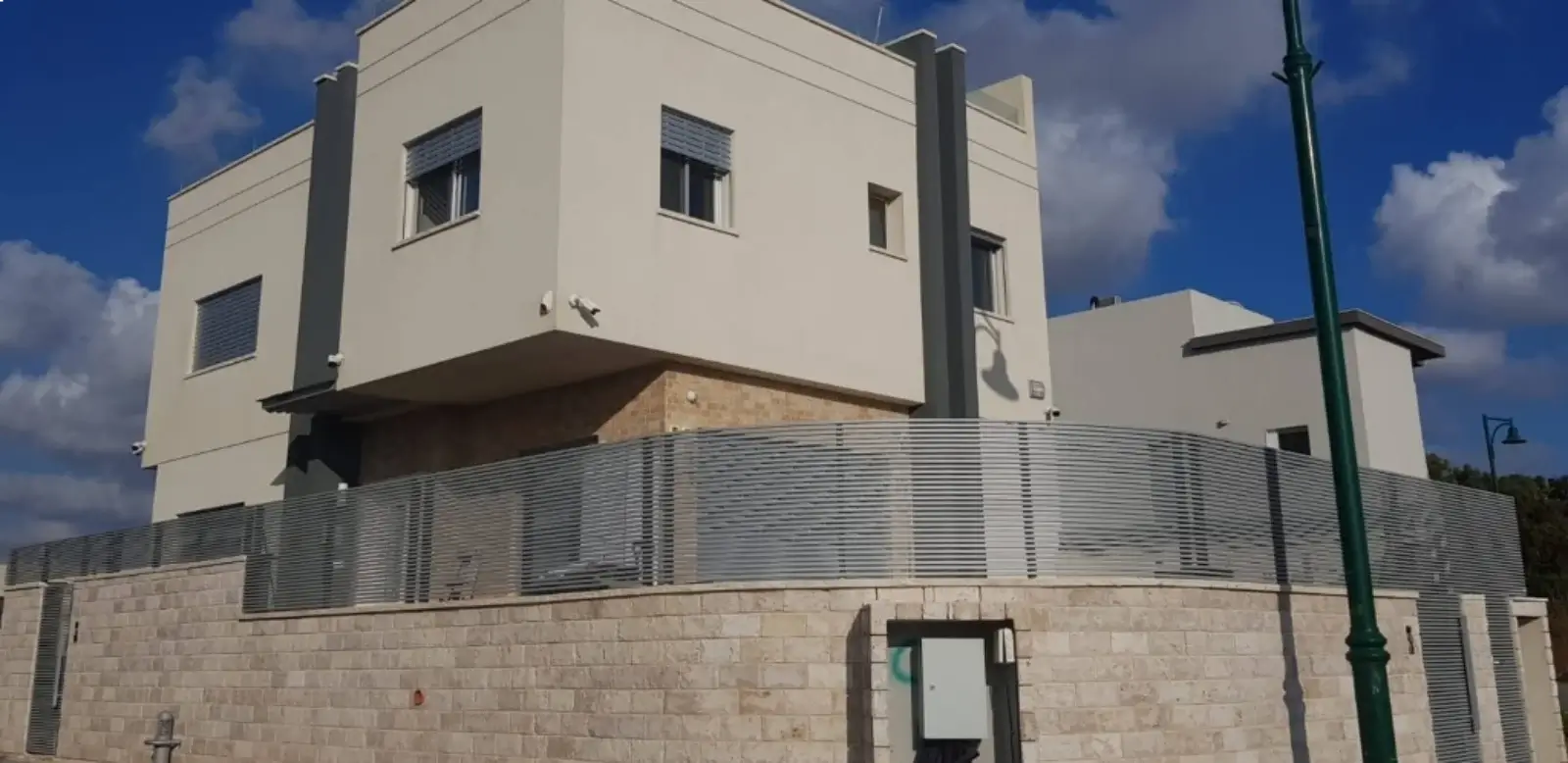 פרופיל אלומיניום לגדר
